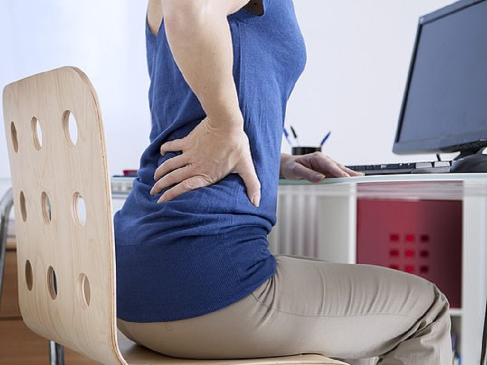 Ngồi làm việc sai tư thế mang lại hậu quả 'khủng khiếp' ra sao ?