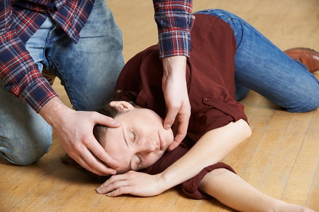 Nhiều người trẻ đột quỵ vì những thói quen xấu này